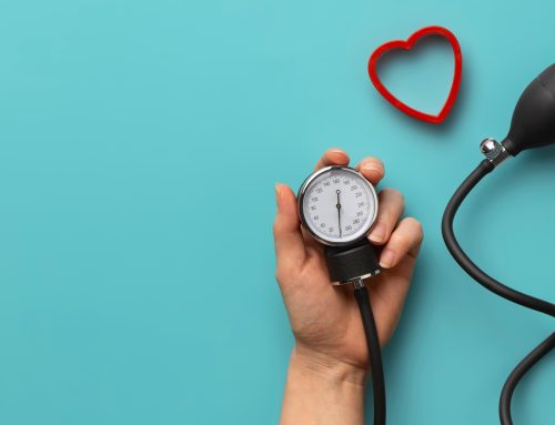 La inflamación provocada por enfermedades graves de las encías puede contribuir al aumento de la presión arterial